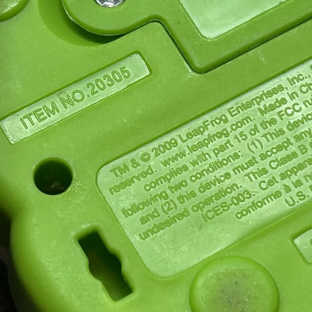 2009 LeapFrog Fridge Phonics Magnetic Letter Set Green Bus Works READ